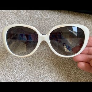 Fendi White oval glasses with Fendi case